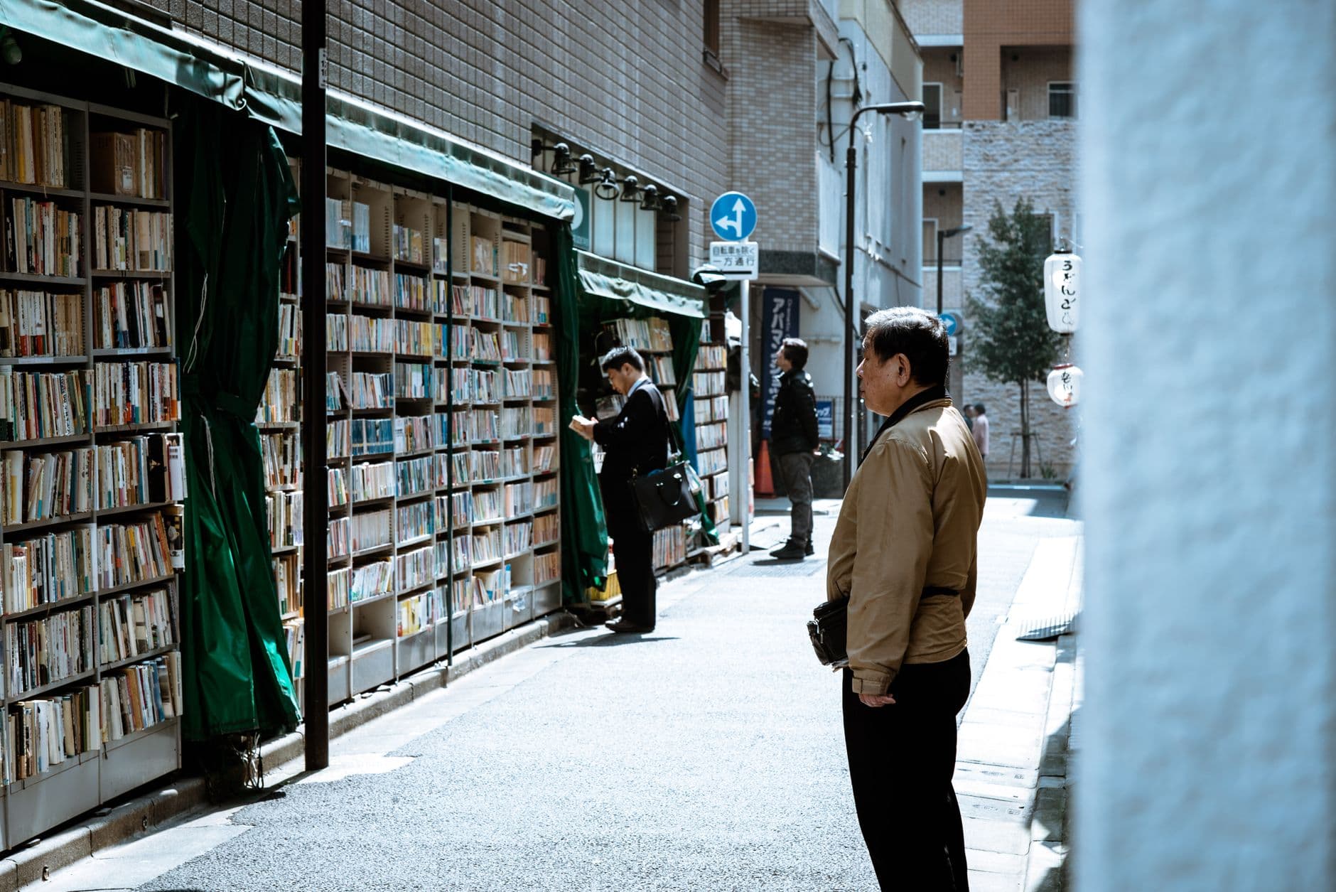 Cover image for Reading Neighborhoods Like a Traveler: How to Interpret New Places on the Go